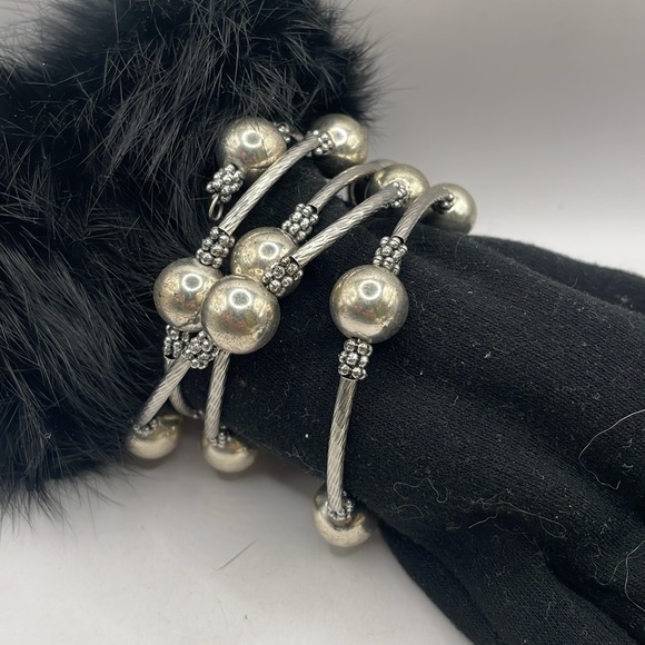 2 vintage brackets 1 memory wire silver balls and cylinder 3 stretch bracelet - Picture 3 of 6